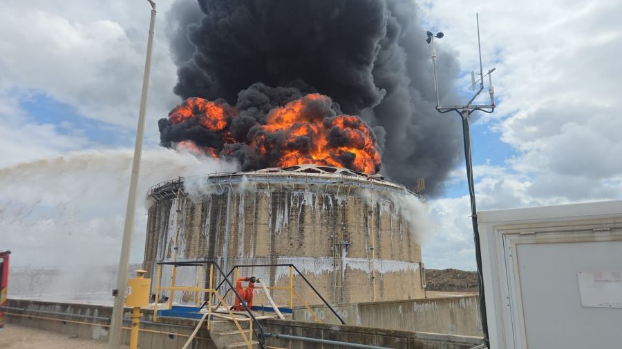 سقوط شظايا صاروخية في عدة مواقع بمنطقة حيفا وشفاعمرو